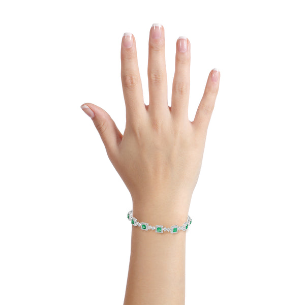 1.345ct Emerald Bracelets with 0.771tct Diamond set in 18K White Gold